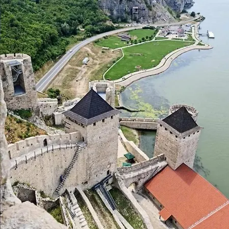 Mali Raj Σπίτι διακοπών Golubac