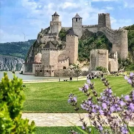Mali Raj Σπίτι διακοπών Golubac